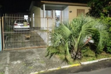 CASA COM DOIS DORMITÓRIOS