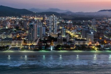 APARTAMENTO DE ALTO PADRÃO COM 03 SUÍTES