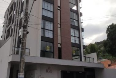 APARTAMENTO TRÊS SUÍTES