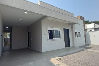 CASA NOVA A POUCOS METROS DO MAR!
