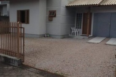 CASA NO UNIVERSIT�RIO EM TIJUCAS