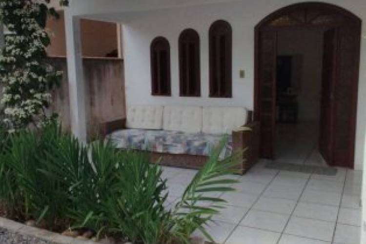 CASA NO CENTRO DE PORTO BELO