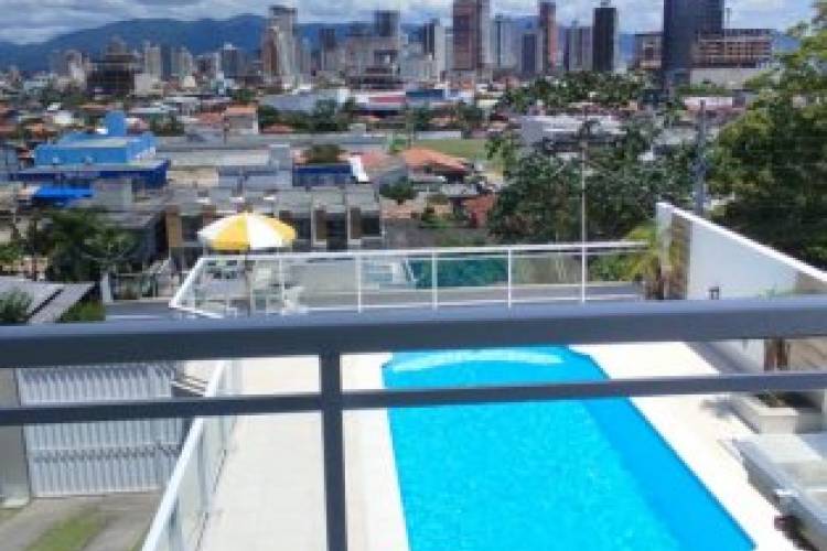 CASA COM VISTA  MAR BALNE�RIO DE PEREQU�