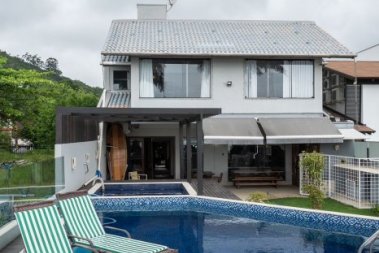 LINDA CASA FRENTE MAR