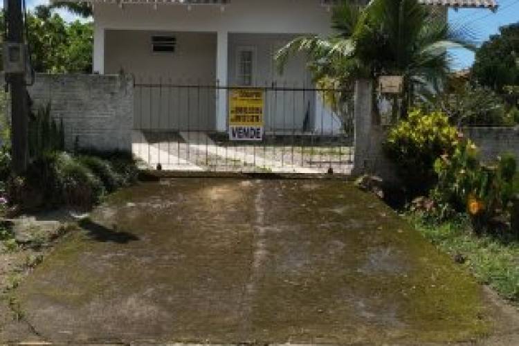 CASA DE 03 DORM. SERT�O DE SANTA LUZIA.