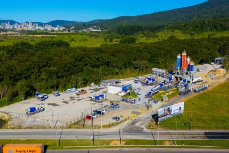 TERRENO COMERCIAL AS MARGENS DA BR 101