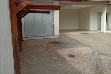 CASA NO CORA��O DE PORTO BELO
