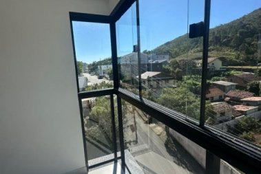 APARTAMENTO COM VISTA ESPETACULAR PARA  A  MONTANH