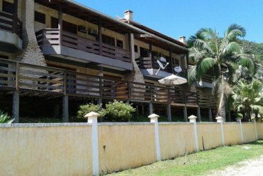 SOBRADO DUPLEX A VENDA 200 METROS DA PRAIA